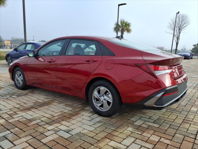 2025 Hyundai Elantra SE