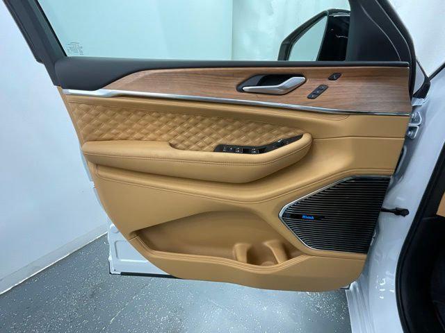 2026 Jeep Grand Cherokee Summit 4x4