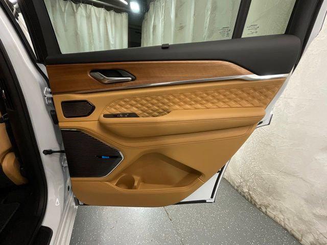 2026 Jeep Grand Cherokee Summit 4x4