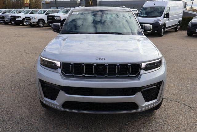 2026 Jeep Grand Cherokee GRAND CHEROKEE SUMMIT 4X4