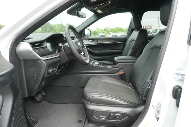 2026 Jeep Grand Cherokee Altitude 4x2