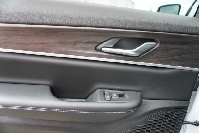 2026 Jeep Grand Cherokee Altitude 4x2