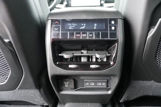 2026 Jeep Grand Cherokee Altitude 4x2