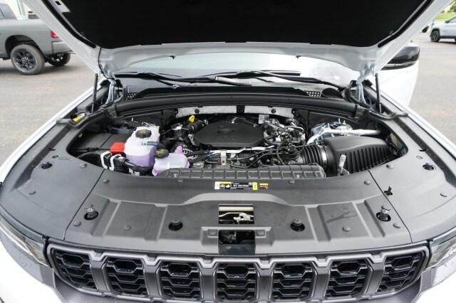 2026 Jeep Grand Cherokee Altitude 4x2