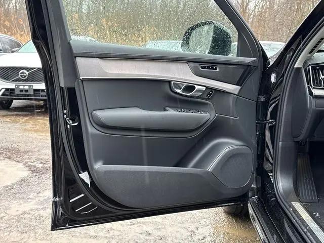2026 Volvo XC90 Ultra Dark Theme, B6 AWD Gas (mild hybrid), Gasoline, 7 Seats