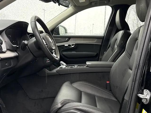 2026 Volvo XC90 Ultra Dark Theme, B6 AWD Gas (mild hybrid), Gasoline, 7 Seats