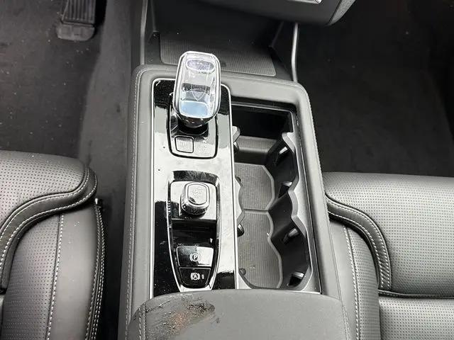 2026 Volvo XC90 Ultra Dark Theme, B6 AWD Gas (mild hybrid), Gasoline, 7 Seats