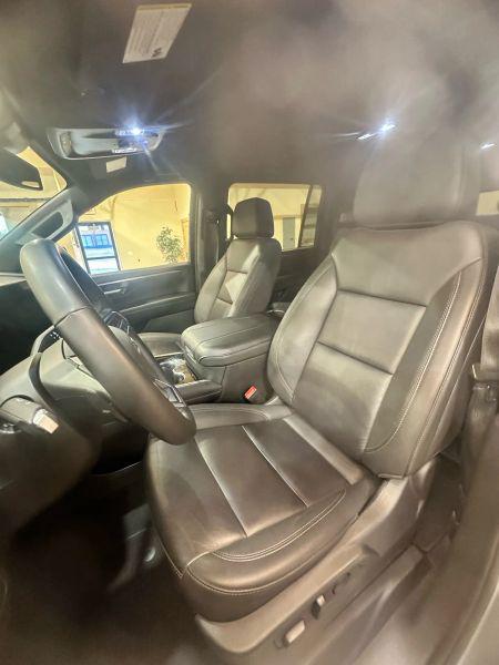 2025 Chevrolet Suburban 4WD Z71