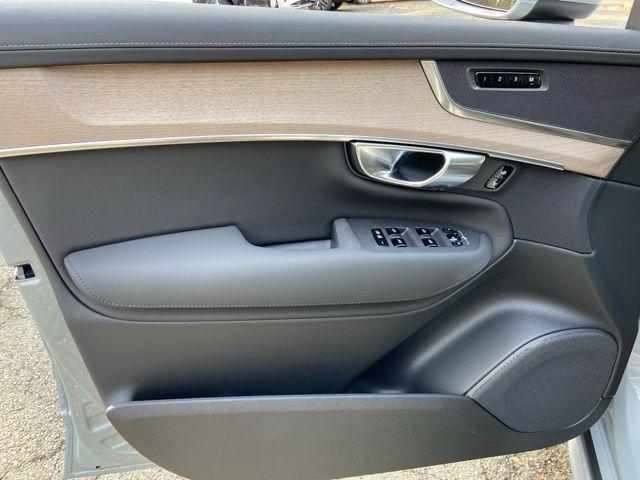 2026 Volvo XC90 Plus, B6 AWD Gas (mild hybrid), Gasoline, Bright, 7 Seats