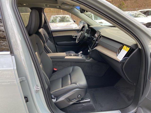 2026 Volvo XC90 Plus, B6 AWD Gas (mild hybrid), Gasoline, Bright, 7 Seats