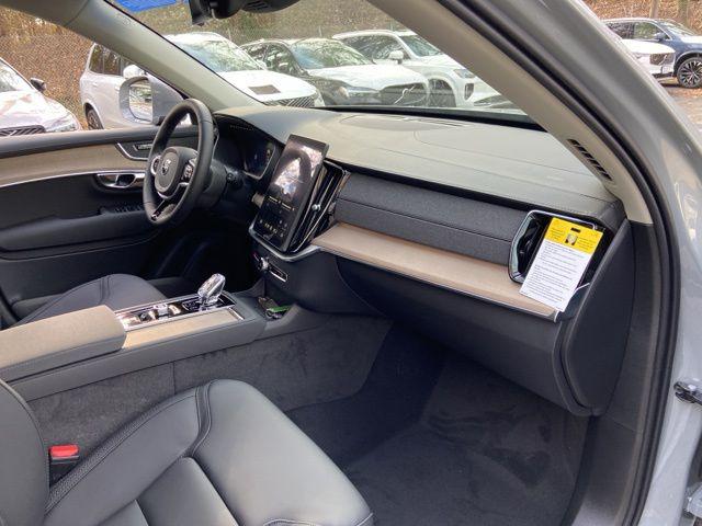 2026 Volvo XC90 Plus, B6 AWD Gas (mild hybrid), Gasoline, Bright, 7 Seats