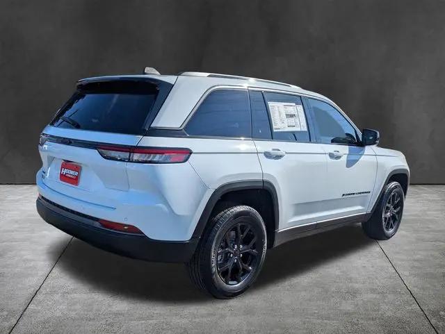 2026 Jeep Grand Cherokee Altitude 4x4