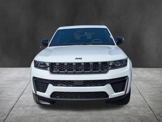 2026 Jeep Grand Cherokee Altitude 4x4