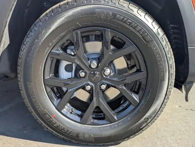 2026 Jeep Grand Cherokee Altitude 4x4