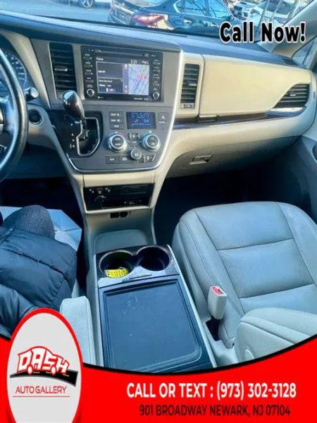 2018 Toyota Sienna XLE Premium 7 Passenger