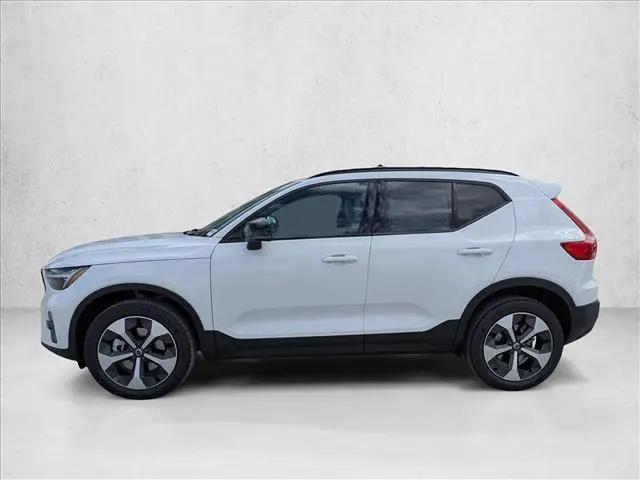 2026 Volvo XC40 Plus, B5 AWD Gas (mild hybrid), Dark