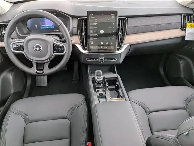 2026 Volvo XC90 Core, B5 AWD Gas (mild hybrid), Gasoline, Bright, 7 Seats