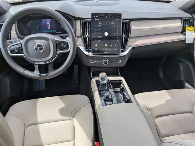 2026 Volvo XC90 Core, B5 AWD Gas (mild hybrid), Gasoline, Bright, 7 Seats