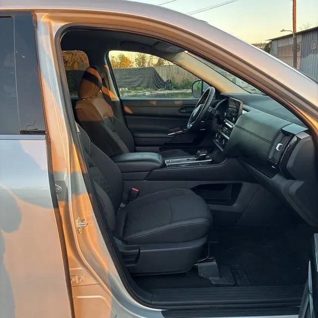 2024 Nissan Pathfinder SV FWD