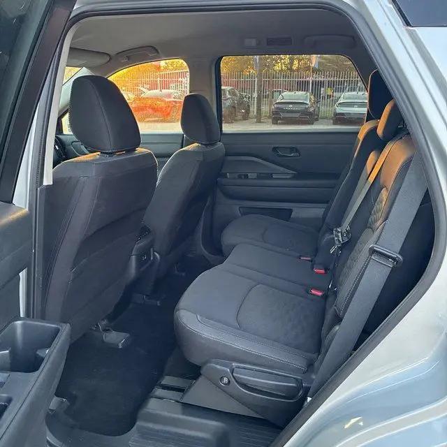 2024 Nissan Pathfinder SV FWD