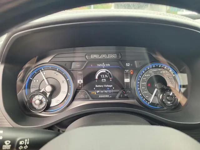 2022 Ram 1500 Limited Crew Cab 4x2 5'7" Box