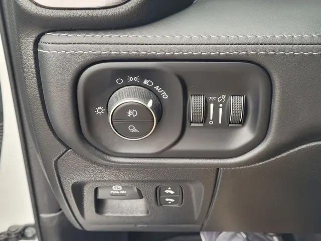 2022 Ram 1500 Limited Crew Cab 4x2 5'7" Box