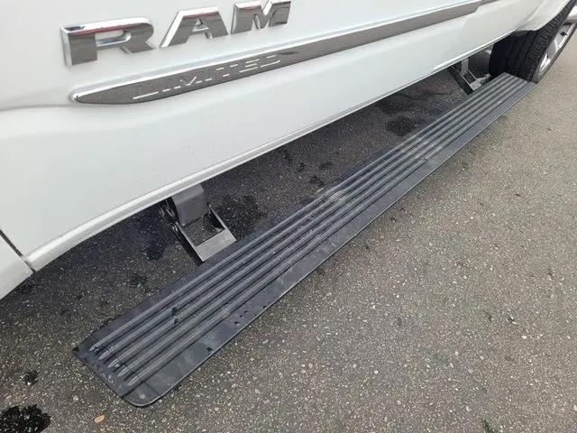 2022 Ram 1500 Limited Crew Cab 4x2 5'7" Box