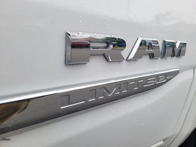 2022 Ram 1500 Limited Crew Cab 4x2 5'7" Box