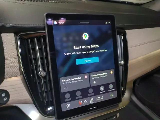 2026 Volvo XC90 Plug-In Hybrid Plus, T8 AWD, Electric/Gasoline, Bright, 7 Seats