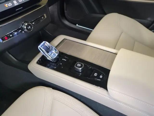 2026 Volvo XC90 Plug-In Hybrid Plus, T8 AWD, Electric/Gasoline, Bright, 7 Seats