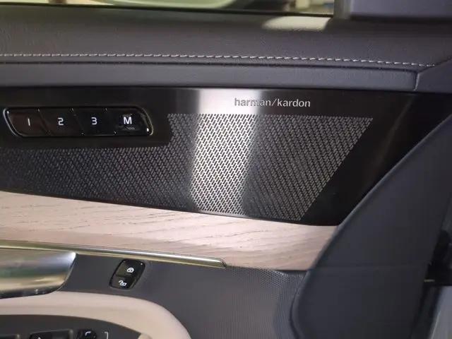 2026 Volvo XC90 Plug-In Hybrid Plus, T8 AWD, Electric/Gasoline, Bright, 7 Seats