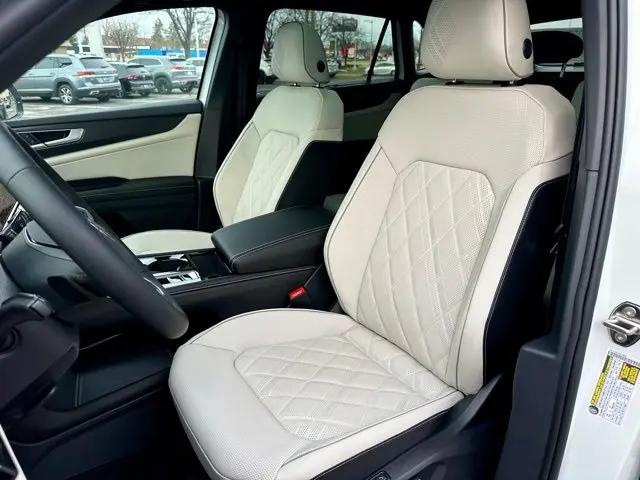 2026 Volkswagen Atlas Cross Sport SEL Premium R-Line