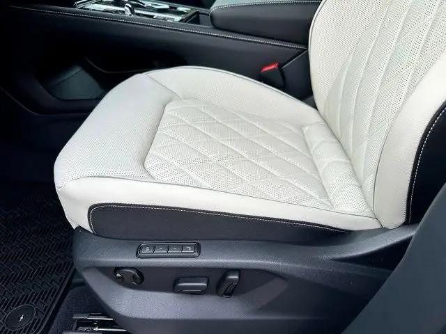 2026 Volkswagen Atlas Cross Sport SEL Premium R-Line
