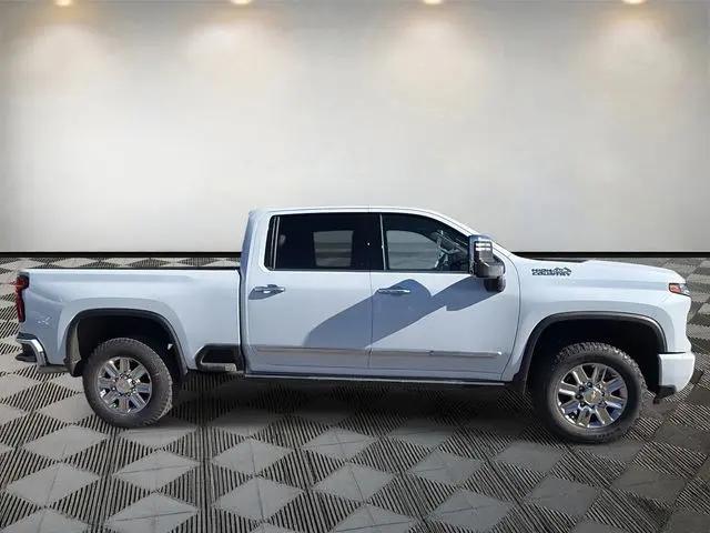 2026 Chevrolet Silverado 2500HD Crew Cab, Standard Bed, High Country, 4WD