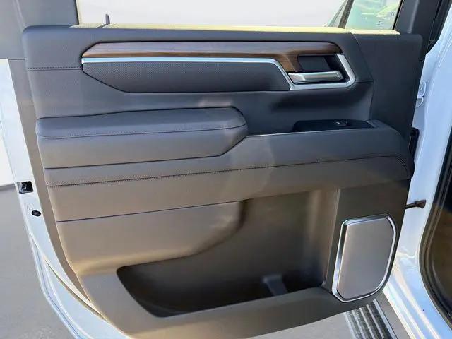 2026 Chevrolet Silverado 2500HD Crew Cab, Standard Bed, High Country, 4WD