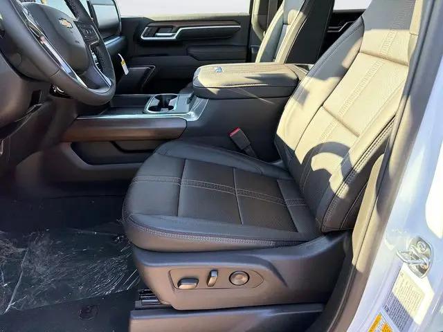 2026 Chevrolet Silverado 2500HD Crew Cab, Standard Bed, High Country, 4WD