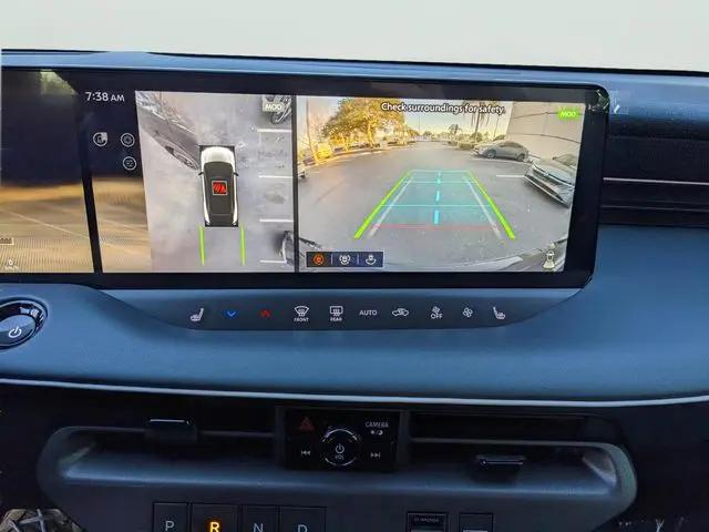 2026 Nissan LEAF PLATINUM+