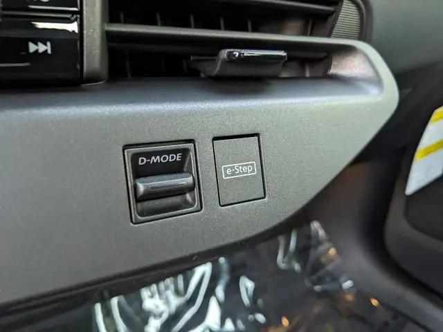 2026 Nissan LEAF PLATINUM+