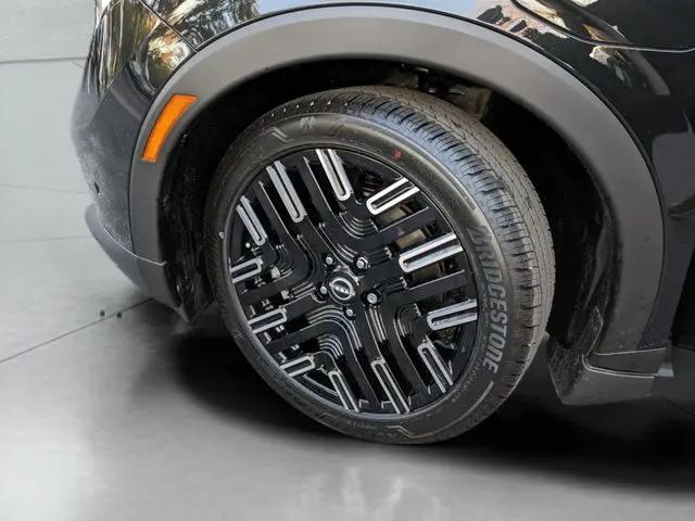 2026 Nissan LEAF PLATINUM+