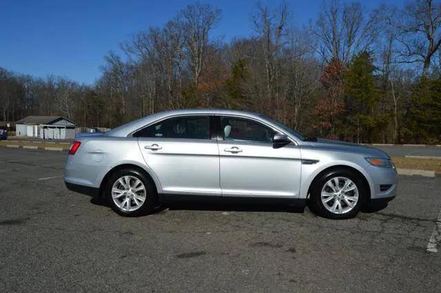 2011 Ford Taurus SEL