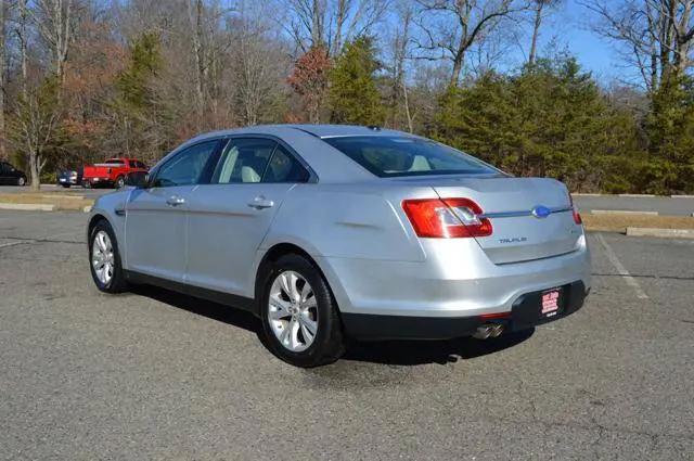 2011 Ford Taurus SEL
