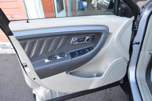 2011 Ford Taurus SEL