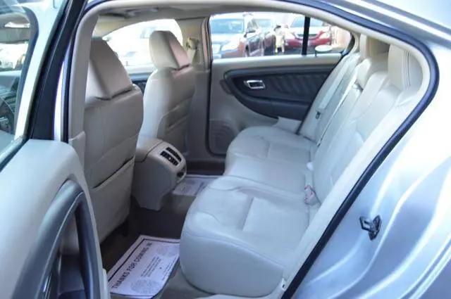 2011 Ford Taurus SEL