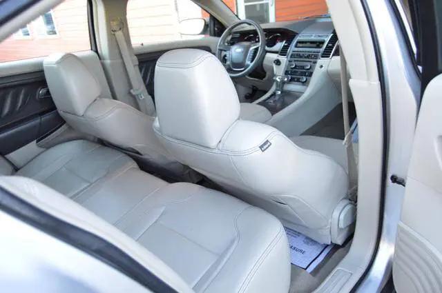 2011 Ford Taurus SEL