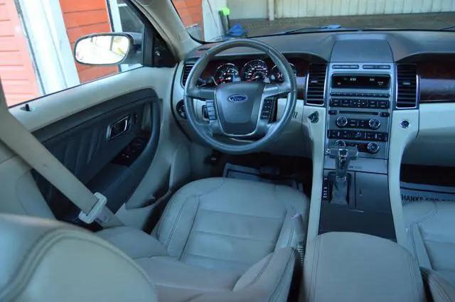 2011 Ford Taurus SEL
