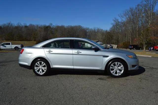 2011 Ford Taurus SEL