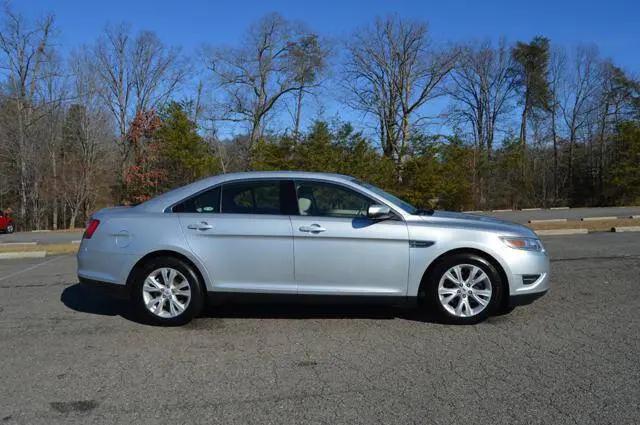 2011 Ford Taurus SEL