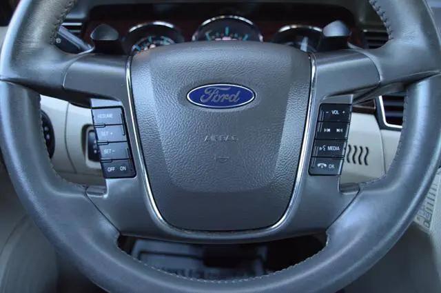 2011 Ford Taurus SEL