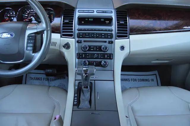 2011 Ford Taurus SEL