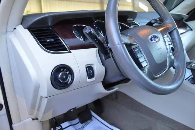 2011 Ford Taurus SEL